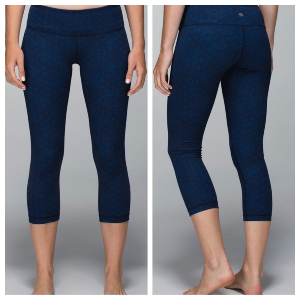 EUC Lululemon Wunder Under Crop. Size 8.
